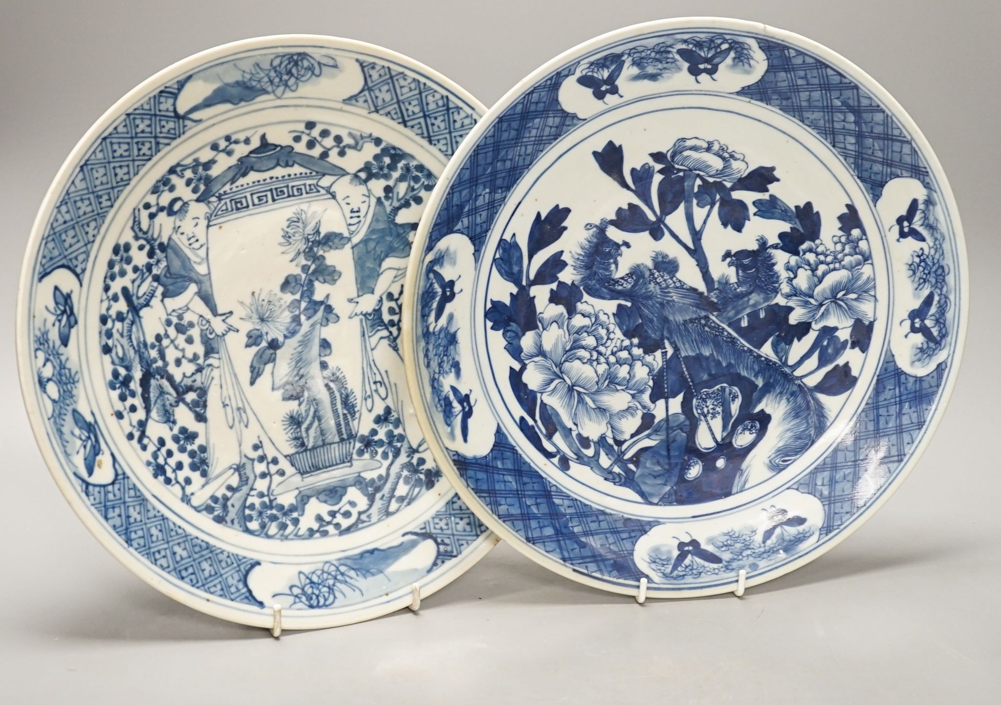 Two 19th century Chinese blue and white dishes 30cm